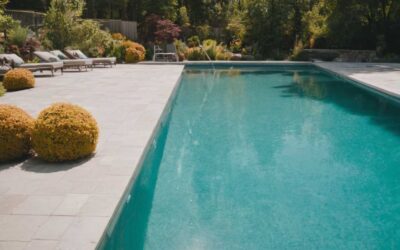 L’importance du chlore de piscine pour une eau cristalline toute l’année
